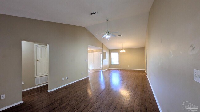 Foto del edificio - 213 Mirabelle Cir