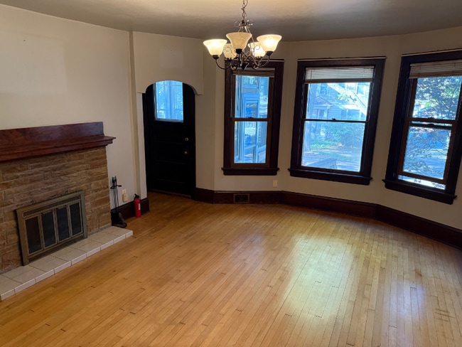 Building Photo - 713-715-715 E Russell Ave