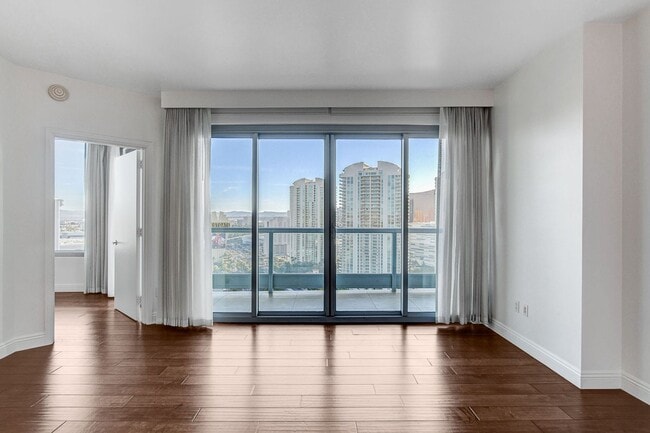 Foto del edificio - Turnberry Towers 2705W-City/Golf Course Views from this Stunning 1Bd/1.5Ba Residence