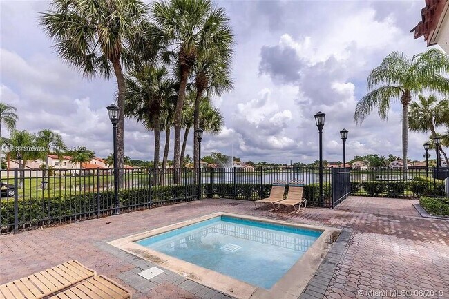 Foto del edificio - 18286 Mediterranean Blvd