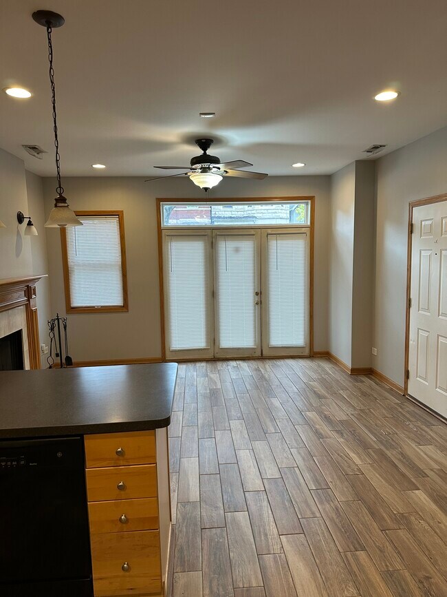 French doors to the patio - 843 N Mozart St