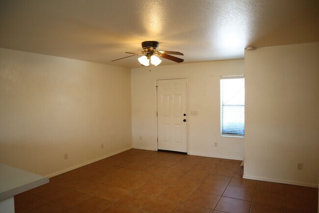 Foto del edificio - Great Home Great Price!