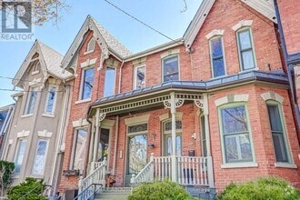 Building Photo - 301 Sumach St
