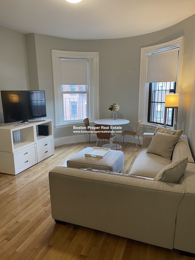 Foto principal - 133 Newbury St