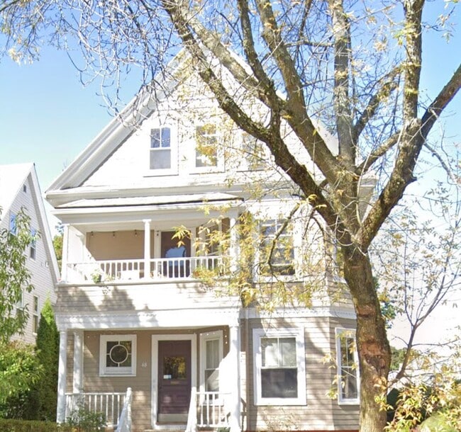 Building Photo - 68 Willow Ave