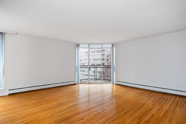 Building Photo - Emerald Terrace