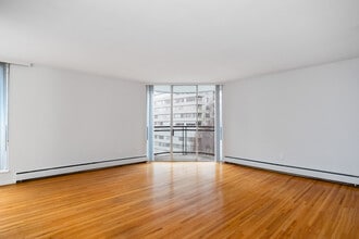 Building Photo - 2045 Nelson St