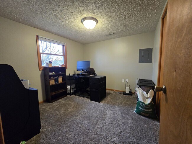 Foto del edificio - 2 Bedroom Home in Bloomington!