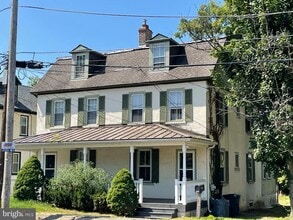 Building Photo - 566 S Bethlehem Pike