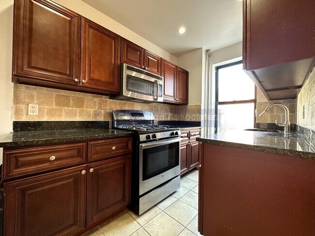 Foto del edificio - 709 West 176th Street
