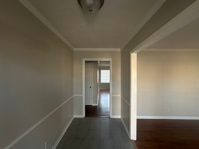 Foto del edificio - 5445 Heritage Ave