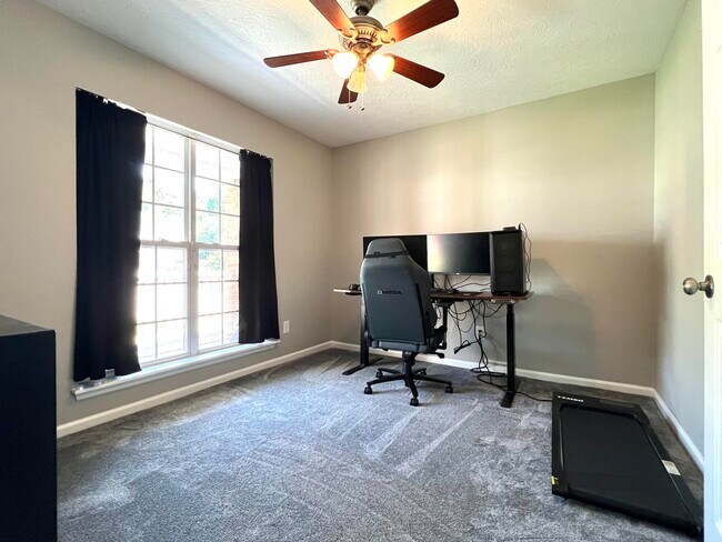 Foto del edificio - 7575 Pleasantville Way