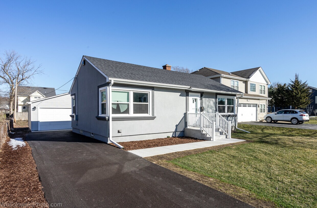 245 N Linden Ave, Westmont, IL 60559 House Rental in Westmont, IL