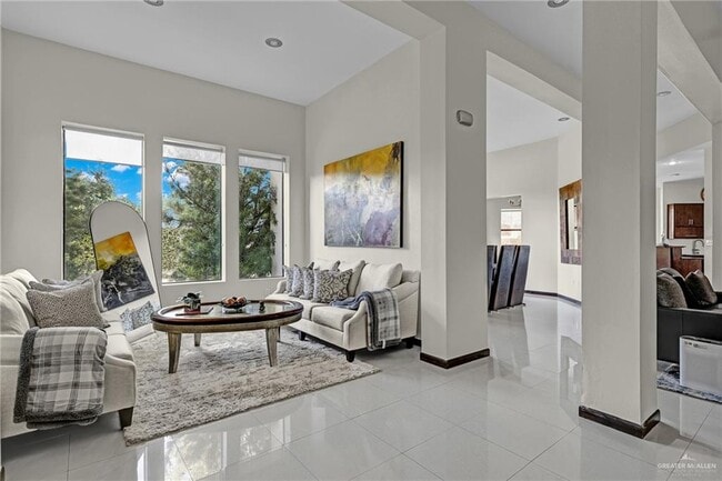 Building Photo - 26 Red River Dr