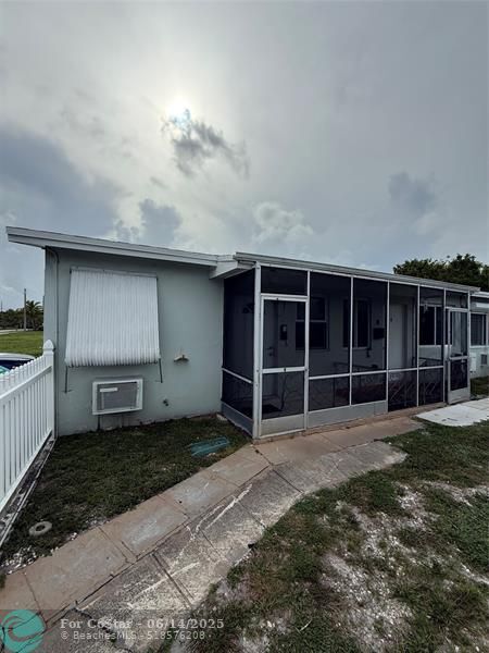 Foto del edificio - 2213 Lincoln St