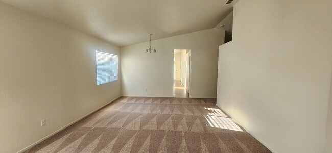 Foto del edificio - 3 Bedroom Elk Grove Home
