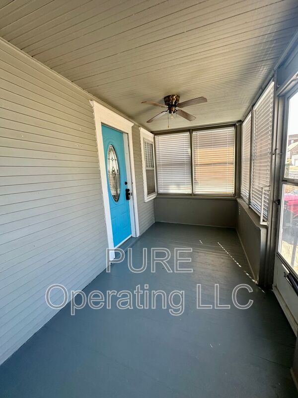 Building Photo - 4225 S 39th Ave