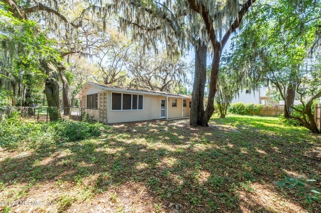 Building Photo - 1159 Green Cay Ave