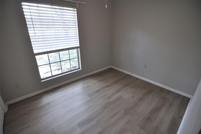 Foto del edificio - 602 Timbergrove Ct