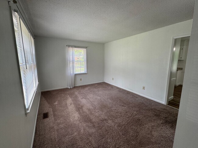 Foto del edificio - Move in Ready!