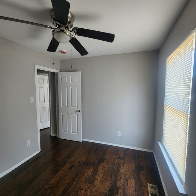 Foto del edificio - Spacious 3 bedroom house in Lehigh Manor