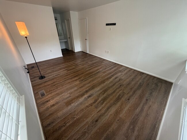 Building Photo - 6048 Ridge Ford Dr