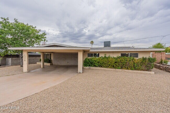 Building Photo - 1320 E Orchid Ln