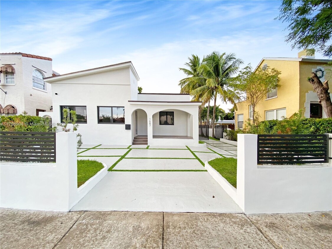 Foto principal - 1687 SW 11th St