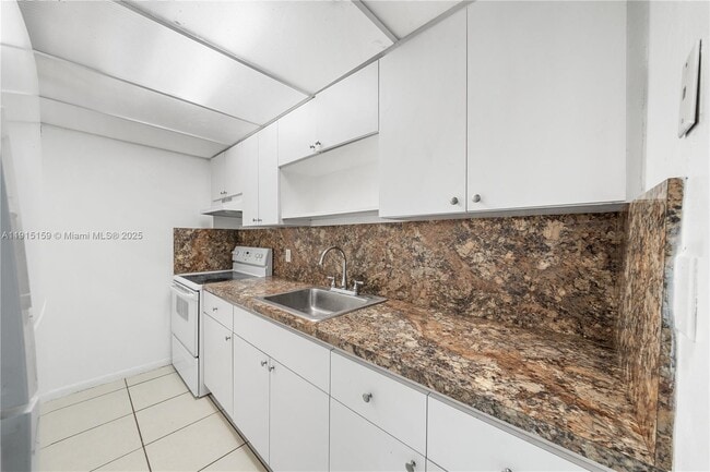 Building Photo - 2301 NE 170th St