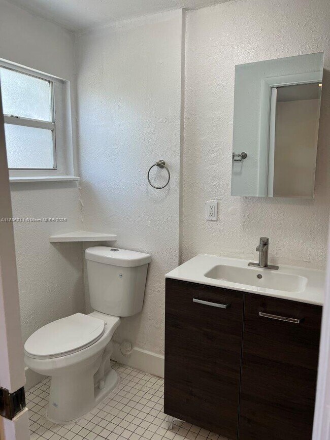 Foto del edificio - 2205 Roosevelt St