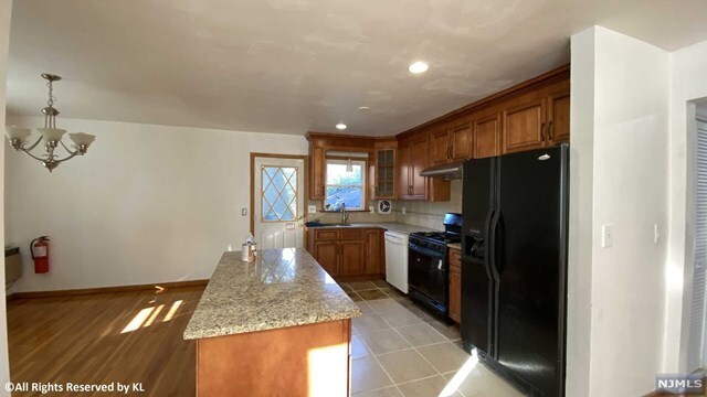 Foto del edificio - 2358 Linwood Ave