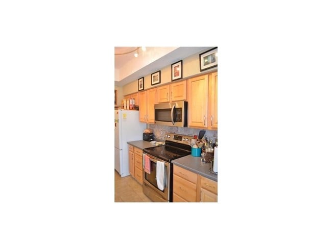 Building Photo - 4711 Spicewood Springs Rd