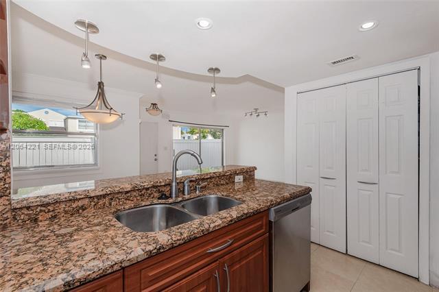 Foto del edificio - 4520 SW 68th Court Cir