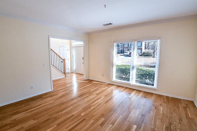 Building Photo - 1865 Oak Tree Hollow