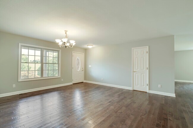 Building Photo - 3001 Unitia Rd