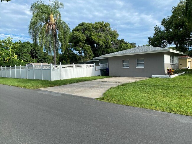 Building Photo - 458 Woodland Dr
