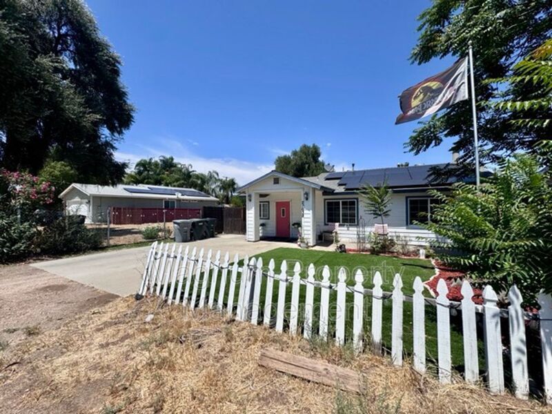 Primary Photo - 21638 Grand Ave