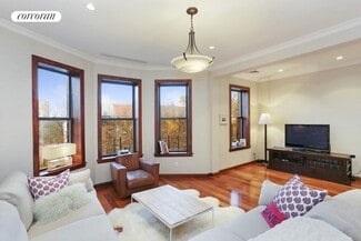 Building Photo - 564 5th St