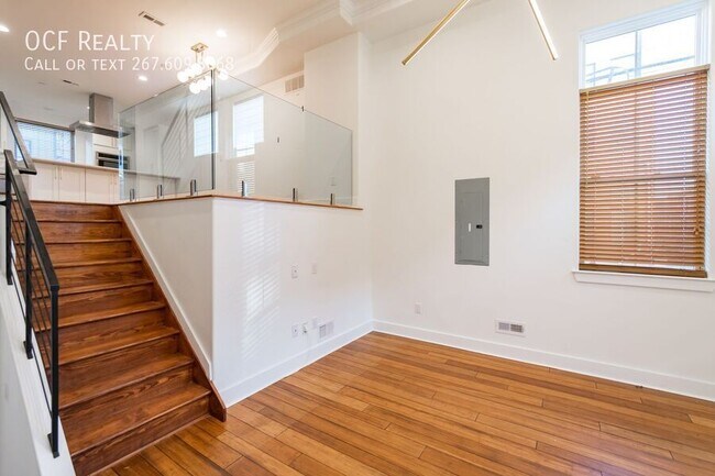 Building Photo - 601 McClellan St