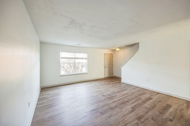 Foto del edificio - Lakota Pointe Townhomes
