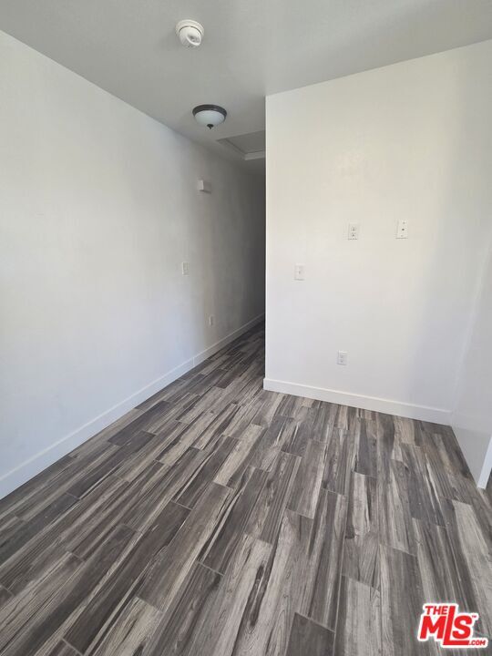 Foto del edificio - 817 W 101st St