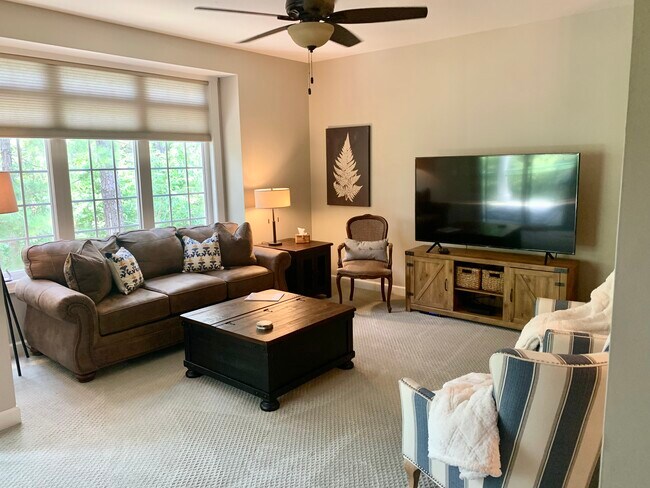 Building Photo - 1723 Woodbrooke Dr