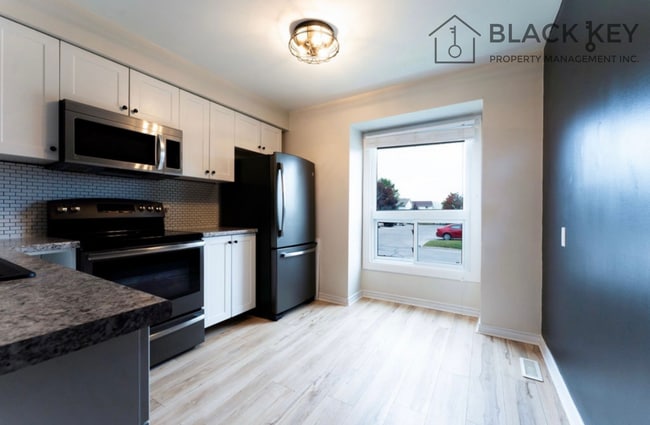 Building Photo - 110 Deveron Crescent