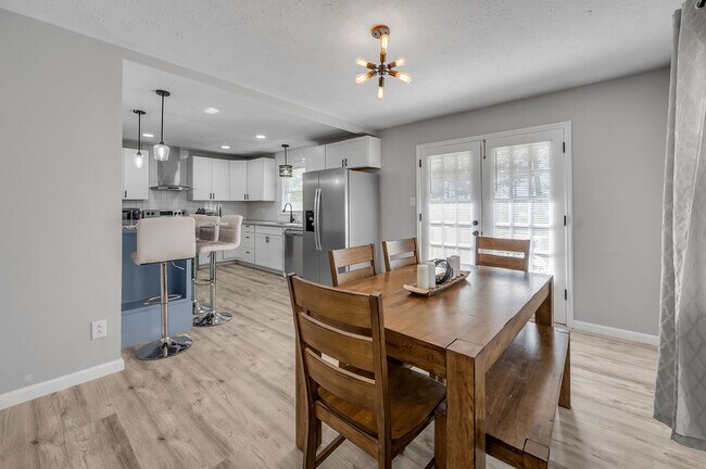 Building Photo - 1244 Gainesway Dr
