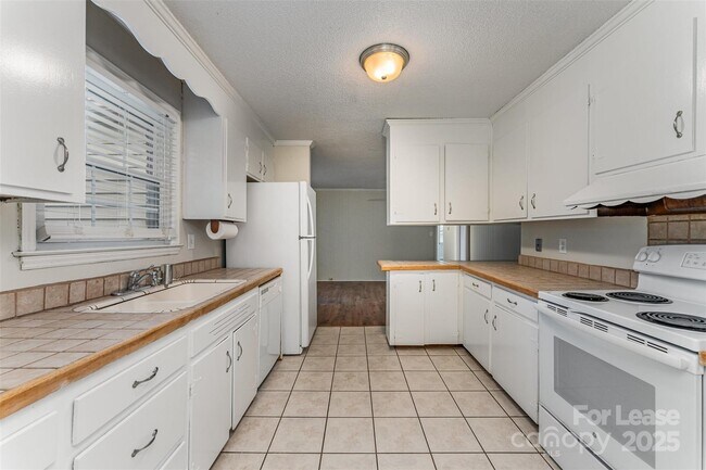 Foto del edificio - 3252 Northampton Dr