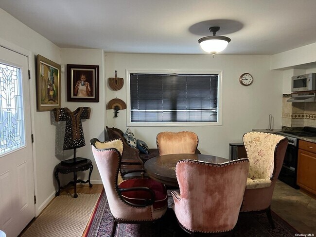 Foto del edificio - 2270 Hoffman Ave