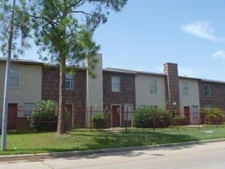 Whispering Oaks - Apartments in Houston, TX | Apartments.com