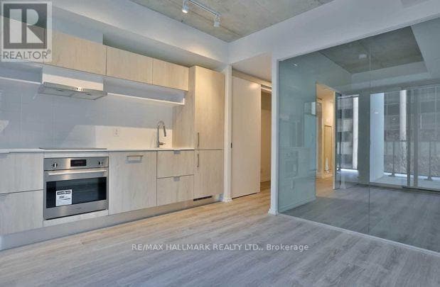 Building Photo - 5 Soudan Ave