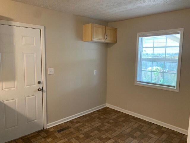 Foto del edificio - 4716 E 32nd St