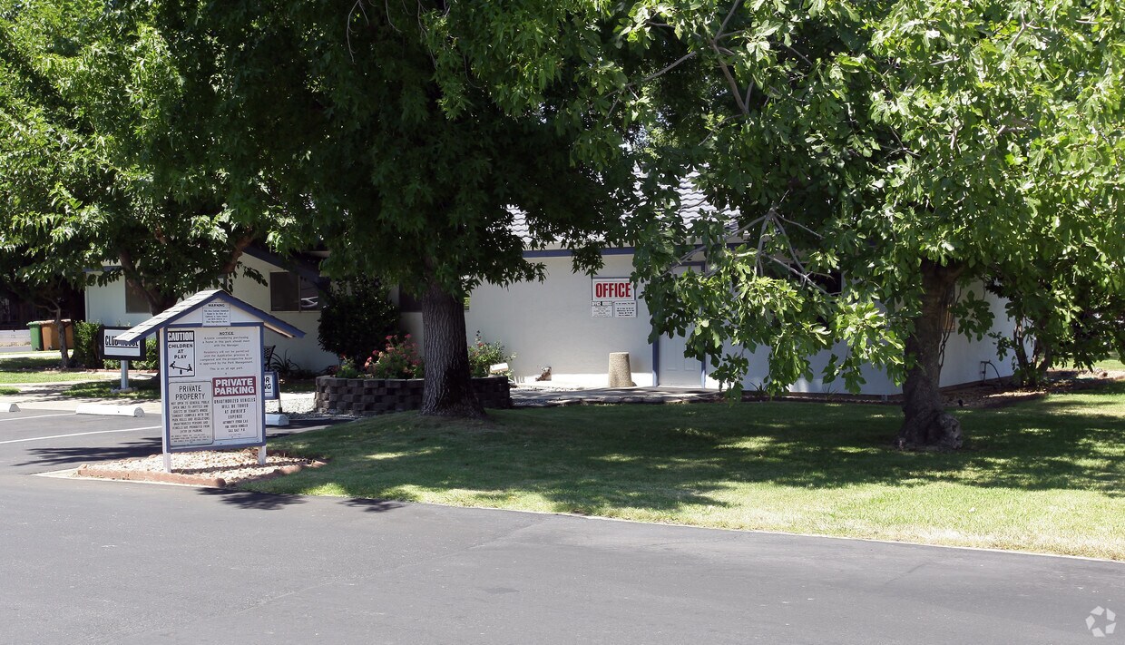 Building Photo - Galt Mobile Estates  Galt Mobile Estates
